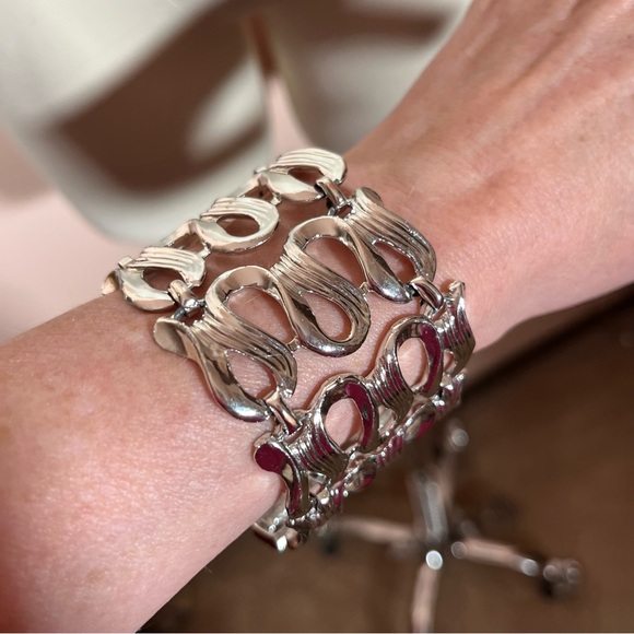 Vintage 60 70 MCM MOD Heavy Silver Wide Mobwife Bracelet - Picture 16 of 17